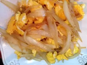 洋蔥炒雞蛋
