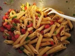 意大利管状面干鲜番茄沙拉
