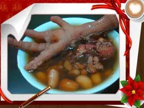 花生豆豆煲雞腳脊骨湯